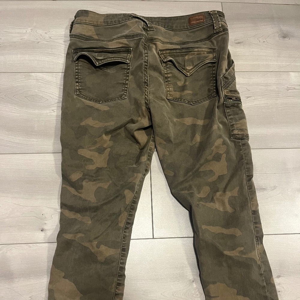 Joie Camo Jeans Size 28